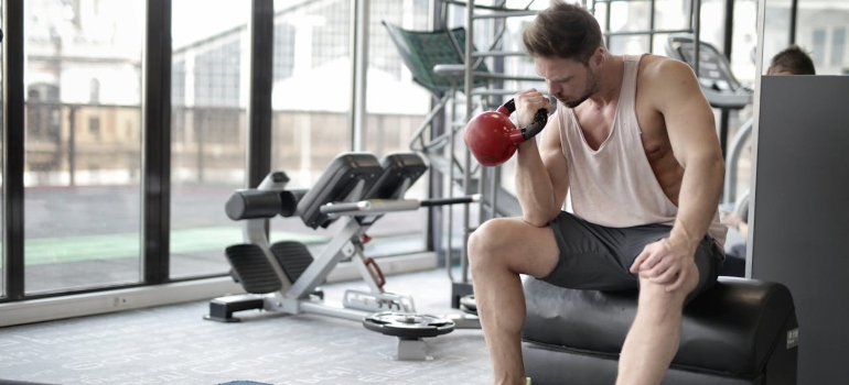 A man lifting weights