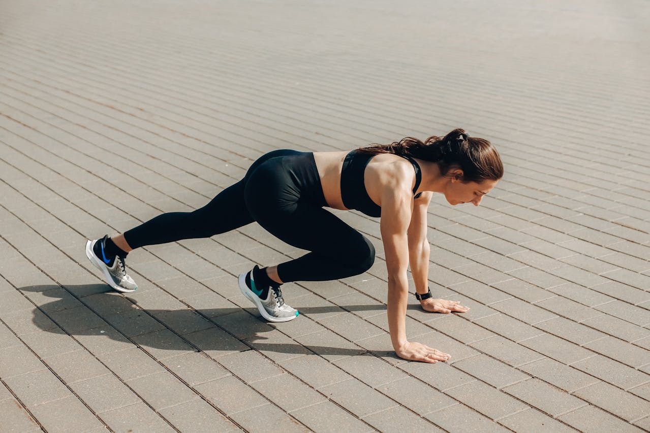 A woman doing one of the dynamic flexibility workouts in Fujairah