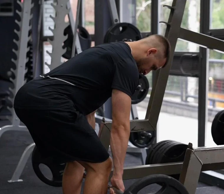 Petar, personal trainer at FitForce Dubai, barbell deadlift